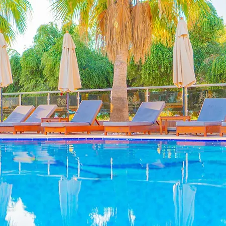 Sayanora Hotell *