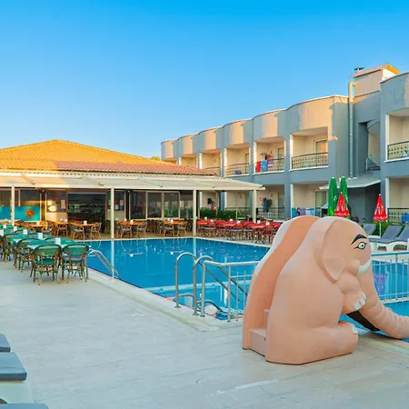 Sayanora Hotel *