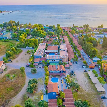 Sayanora Hotel *