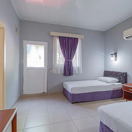 Sayanora Hotell *
